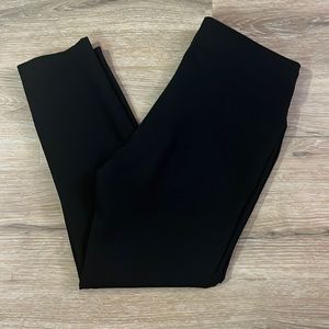 Max Studio black pull on cropped pants